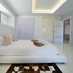 וילה Golden Brown By מספאלומס